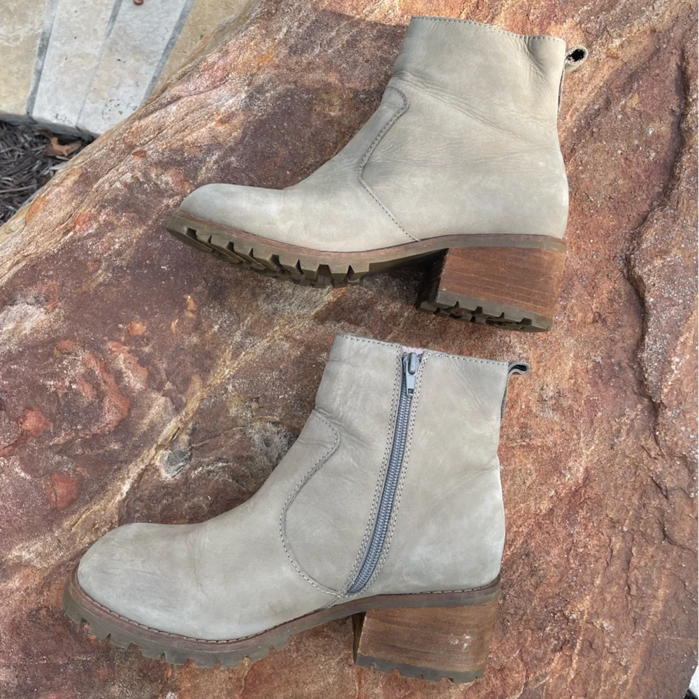 Jeffrey Campbell Faux Fur Lining Lug Soles Leather Booties in Taupe